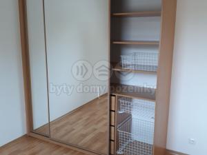 Pronájem bytu 2+kk, Chvaletice, U Kulturního domu, 41 m2