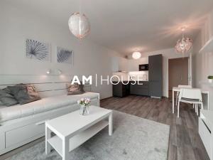 Pronájem bytu 1+kk, Praha - Strašnice, Zvěřinova, 37 m2