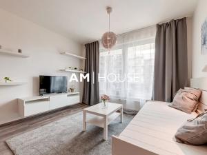Pronájem bytu 1+kk, Praha - Strašnice, Zvěřinova, 37 m2