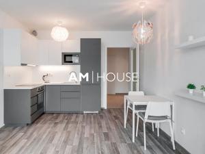 Pronájem bytu 1+kk, Praha - Strašnice, Zvěřinova, 37 m2