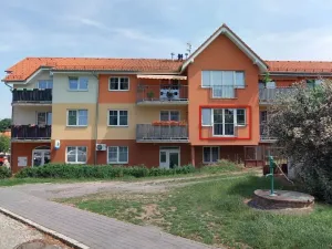 Prodej bytu 1+kk, Strančice, Náměstí Emila Kolbena, 37 m2