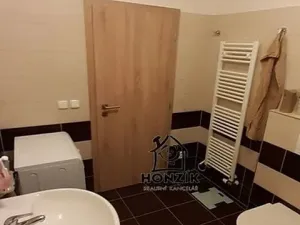 Prodej bytu 1+kk, Strančice, Náměstí Emila Kolbena, 37 m2