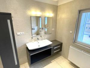 Prodej bytu 3+kk, Praha - Dejvice, V Šáreckém údolí, 111 m2