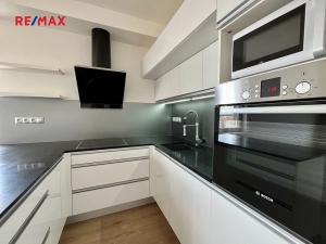 Pronájem bytu 4+kk, Praha - Horní Měcholupy, Modenská, 104 m2