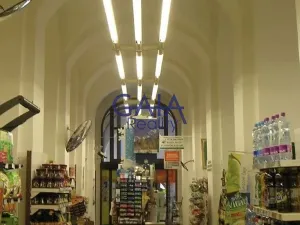 Prodej obchodního prostoru, Jindřichův Hradec, nám. Míru, 1200 m2