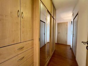 Pronájem bytu 2+kk, Praha - Hlubočepy, Brichtova, 43 m2