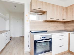Prodej bytu 2+kk, Praha, Peroutkova, 53 m2
