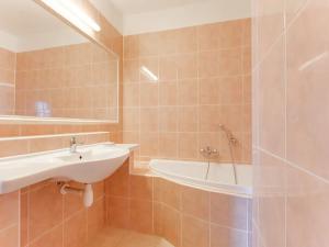 Prodej bytu 2+kk, Praha, Peroutkova, 53 m2