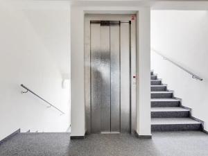 Prodej bytu 2+kk, Praha, Peroutkova, 53 m2