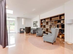 Prodej bytu 2+kk, Praha, Peroutkova, 53 m2