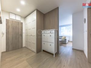 Prodej bytu 3+kk, Praha - Prosek, Veltruská, 54 m2
