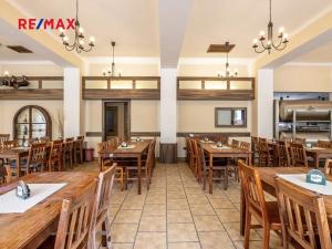 Prodej obchodního prostoru, Čelákovice, Rumunská, 1290 m2