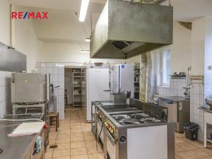 Prodej obchodního prostoru, Čelákovice, Rumunská, 1290 m2
