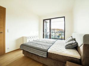 Pronájem bytu 2+kk, Praha - Holešovice, Sanderova, 52 m2