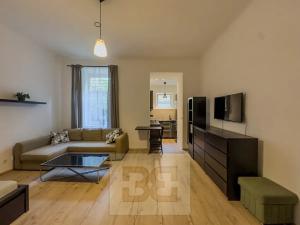 Pronájem bytu 1+kk, Praha - Karlín, Pernerova, 32 m2