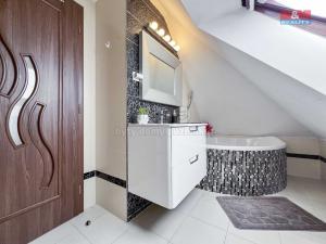 Pronájem rodinného domu, Praha - Modřany, Bojovská, 230 m2
