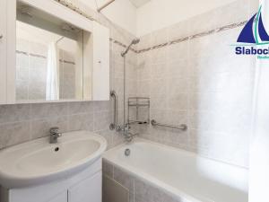 Pronájem bytu 3+1, Praha - Prosek, Veltruská, 61 m2