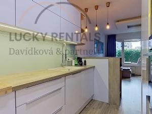 Pronájem bytu 2+kk, Praha - Hloubětín, Granitova, 52 m2