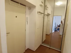 Pronájem bytu 1+1, Praha - Břevnov, Myslivečkova, 36 m2