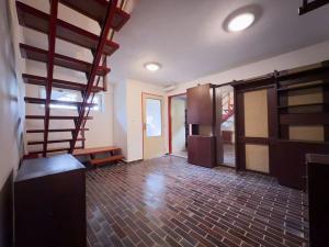 Pronájem rodinného domu, Praha - Kunratice, Za hájovnou, 360 m2