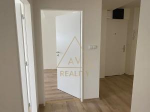 Prodej bytu 3+1, Praha - Vysočany, Podnádražní, 60 m2