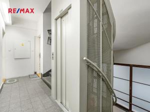 Pronájem bytu 1+kk, Praha - Střešovice, Za Hládkovem, 22 m2