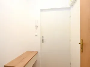 Pronájem bytu 2+1, Praha - Žižkov, Rečkova, 60 m2
