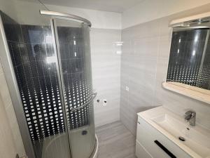 Prodej bytu 2+1, Liberec - Liberec XXX-Vratislavice nad Nisou, Nad Školou, 51 m2
