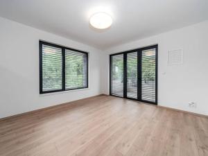 Pronájem bytu 2+kk, Praha - Karlín, U Sluncové, 55 m2