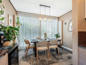 Pronájem bytu 4+1, Praha, U kolonie, 250 m2