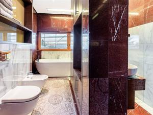 Pronájem bytu 4+1, Praha, U kolonie, 250 m2