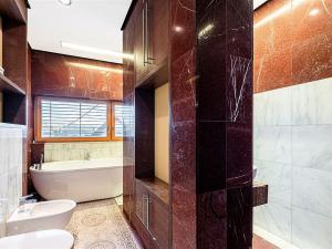 Pronájem bytu 4+1, Praha, U kolonie, 250 m2