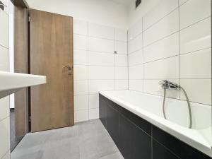 Pronájem bytu 3+kk, Pardubice - Zelené Předměstí, Bratranců Veverkových, 98 m2