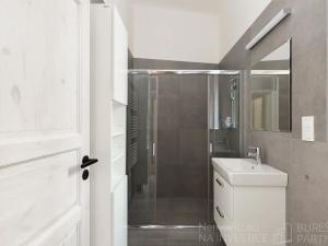 Pronájem bytu 2+kk, Praha - Michle, Pod Stárkou, 40 m2