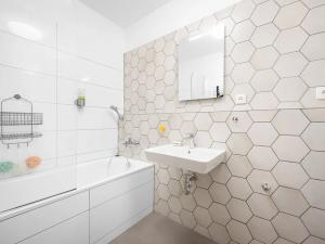 Prodej bytu 3+kk, Brno, Opuštěná, 68 m2