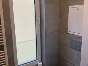 Pronájem bytu 1+kk, Praha - Strašnice, Třebohostická, 39 m2