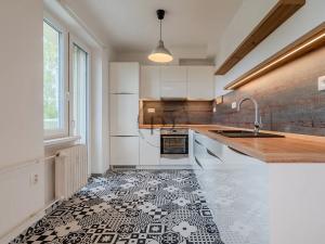 Pronájem bytu 2+kk, Praha - Hloubětín, 53 m2