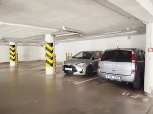 Prodej garážového stání, Hradec Králové, třída Edvarda Beneše, 6 m2