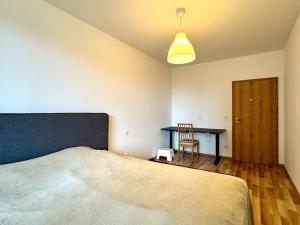 Pronájem bytu 2+kk, Praha - Strašnice, Zvěřinova, 60 m2
