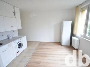 Pronájem bytu 1+1, Karlovy Vary, Chomutovská, 36 m2