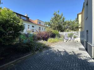 Pronájem bytu 2+kk, Praha - Kobylisy, Ke Stírce, 50 m2