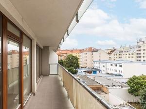 Pronájem bytu 2+kk, Praha - Holešovice, Poupětova, 50 m2