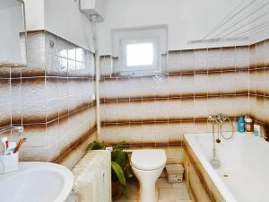 Pronájem bytu 2+kk, Praha - Dejvice, Kafkova, 62 m2