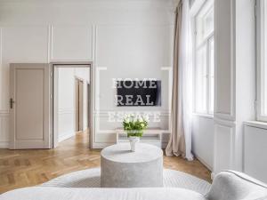 Pronájem bytu 2+kk, Praha - Vinohrady, Velehradská, 55 m2