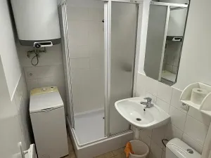 Pronájem bytu 1+1, Praha - Žižkov, Spojovací, 34 m2