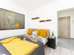 Pronájem bytu 2+kk, Praha, Bukovecká, 33 m2