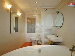 Prodej bytu 4+1, Karlovy Vary - Doubí, Modenská, 77 m2