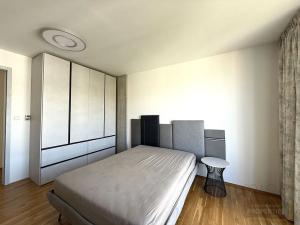 Pronájem bytu 4+kk, Praha - Vysočany, Ocelářská, 112 m2