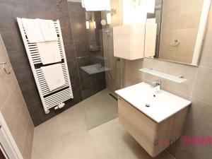 Pronájem bytu 3+kk, Praha - Holešovice, Milady Horákové, 81 m2
