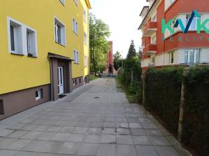 Pronájem bytu 2+1, Karlovy Vary, Jiráskova, 62 m2